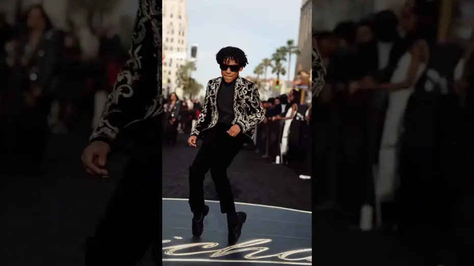 Відео до фільму Майкл | Juliano Valdi at the Los Angeles premiere