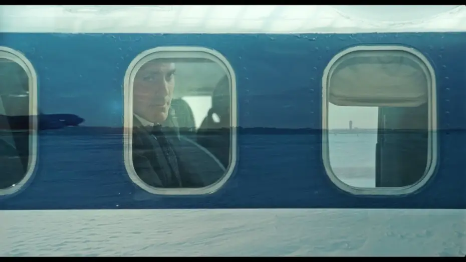 Відео до фільму Вище неба — Up in the Air - Tráiler Oficial Español