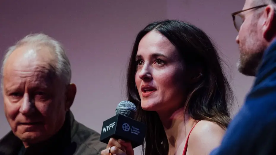 Відео до фільму Сентиментальна цінність | Joachim Trier, Renate Reinsve, Elle Fanning, Stellan Skarsg&aring;rd & More on Sentimental Value