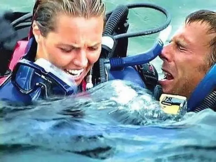 Відео до фільму Відкрите море | OPEN WATER (Trailer espa&ntilde;ol)