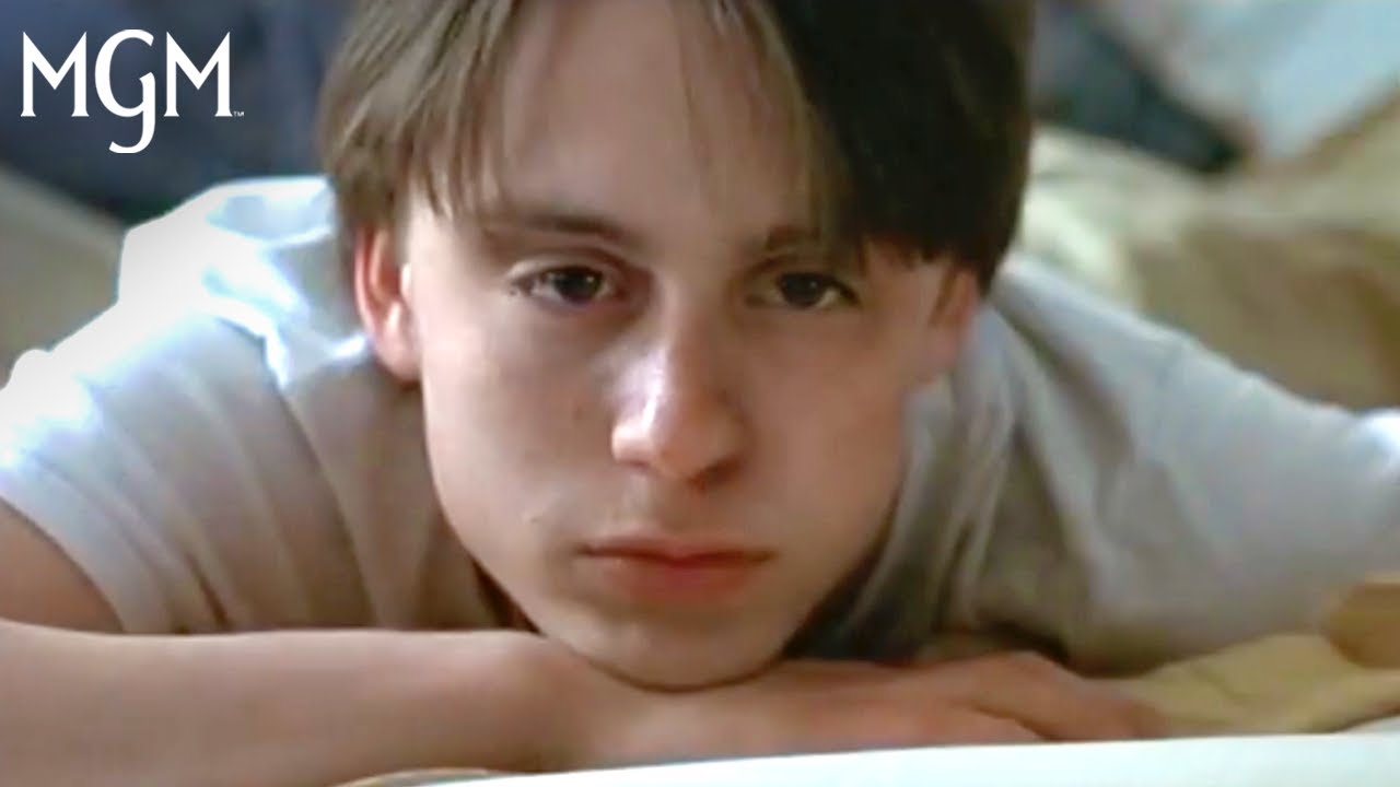 Відео до фільму Іґбі йде на дно | Official Trailer