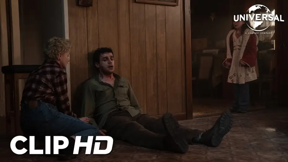 Відео до фільму Вовкулака | Clip en espa&ntilde;ol - Probando la radio