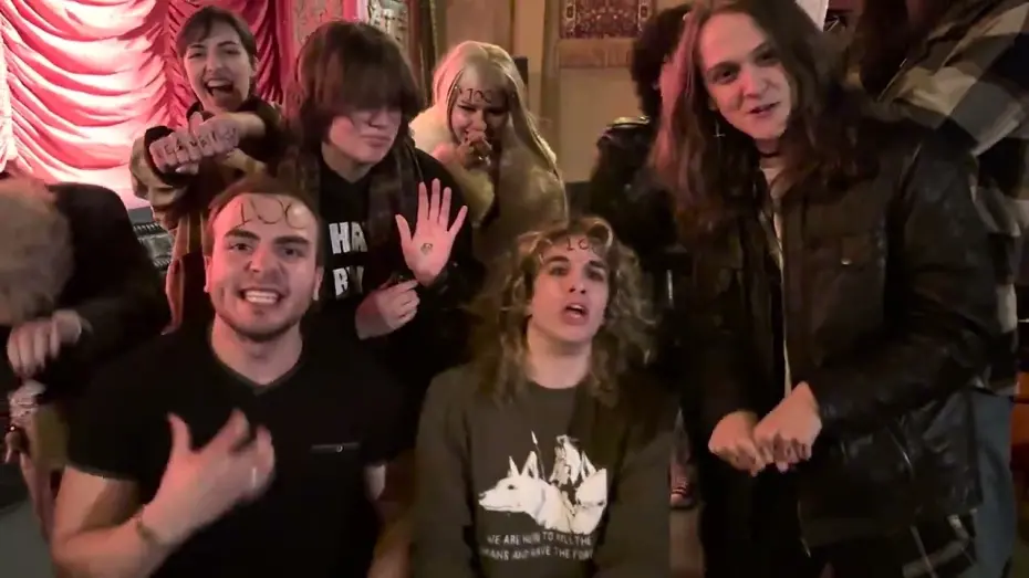 Відео до фільму Hundreds of Beavers | BEAVER BELIEVERS