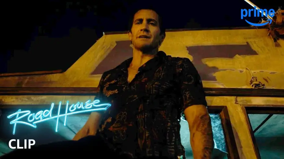 Відео до фільму Придорожній заклад | Dalton Feeds a Man to an Alligator