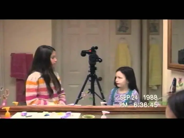 Відео до фільму Паранормальне явище 3 — PARANORMAL ACTIVITY 3 - Trailer italiano ufficiale