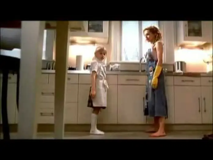 Відео до фільму Міські дівчата — Uptown Girls   Eine Zicke kommt selten allein HQ Trailer 2003) 2