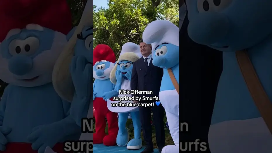 Відео до фільму Smurfs | POV: When the Smurfs photobomb you.