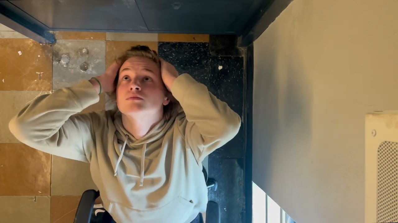 Відео до фільму Waiting... | Waiting... - Short Film