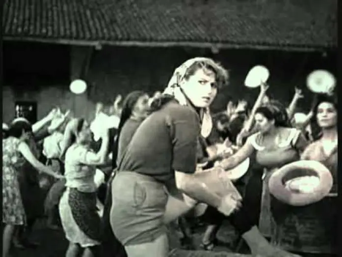 Відео до фільму Riso amaro | Mondine   Women ricefield workers  Riso Amaro
