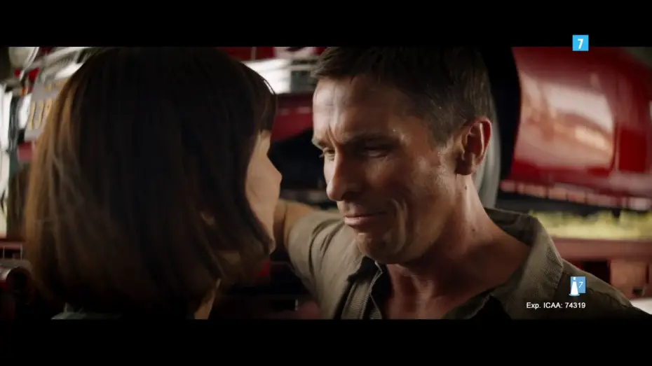 Відео до фільму Аутсайдери | Clip en espa&ntilde;ol "Sabe usted de coches"