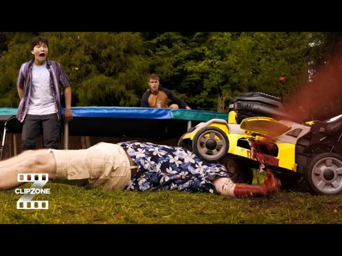 Відео до фільму Пункт призначення 6 | Lawnmower Death Scene
