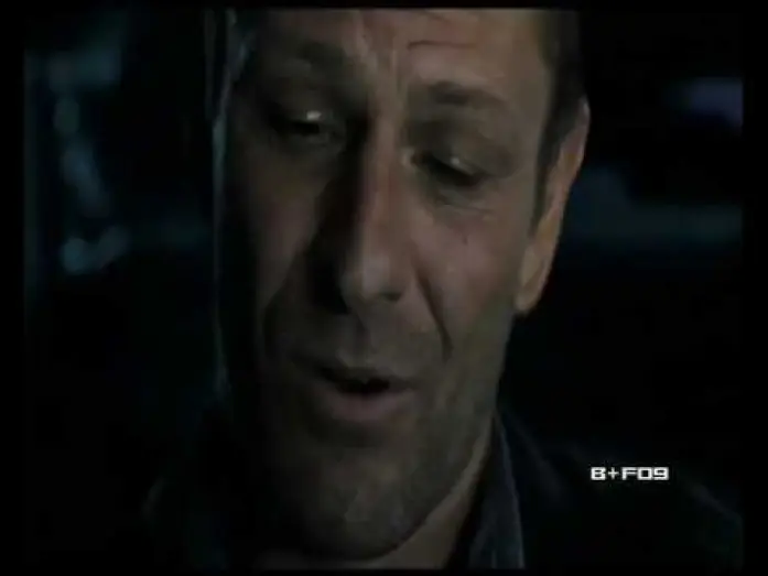 Відео до фільму Попутник — {The Hitcher } Trailer.