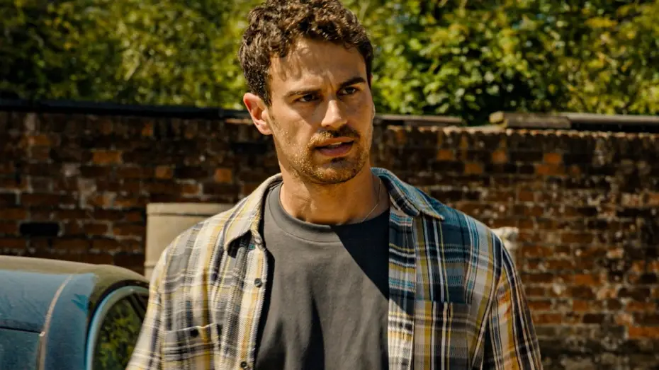Відео до фільму На межі вибуху — Theo James Betrays His Team