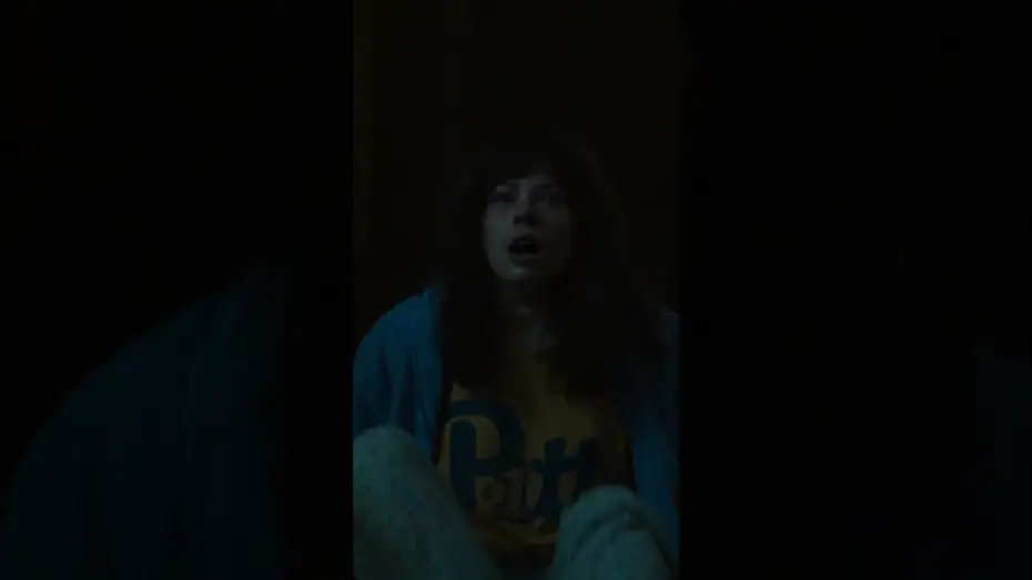 Відео до фільму Закляття 4: Останній обряд | Watching scary movies in the dark be like