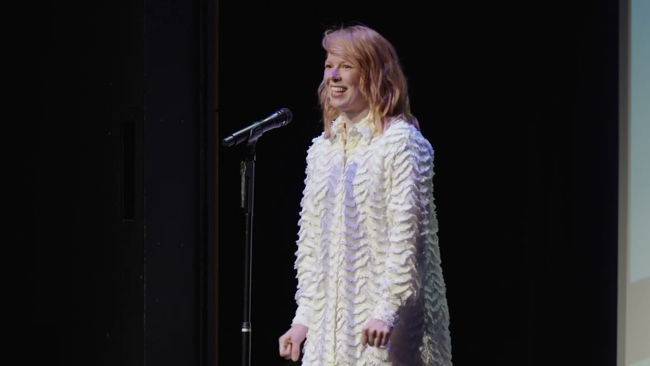 Відео до фільму Fallen Leaves | Alma P&ouml;ysti Introduces Fallen Leaves