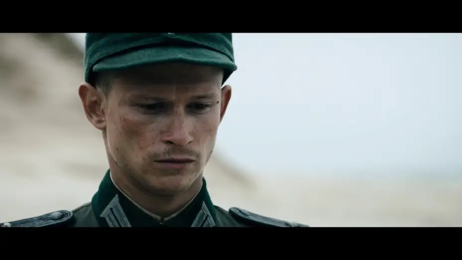 Відео до фільму Під піском | LES OUBLI&Eacute;S - Bande-annonce officielle - Actuellement au cin&eacute;ma