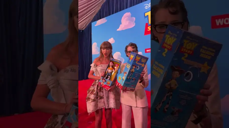 Відео до фільму Історія іграшок 5 | We knew it, we knew they&rsquo;d love these Jessie dolls!