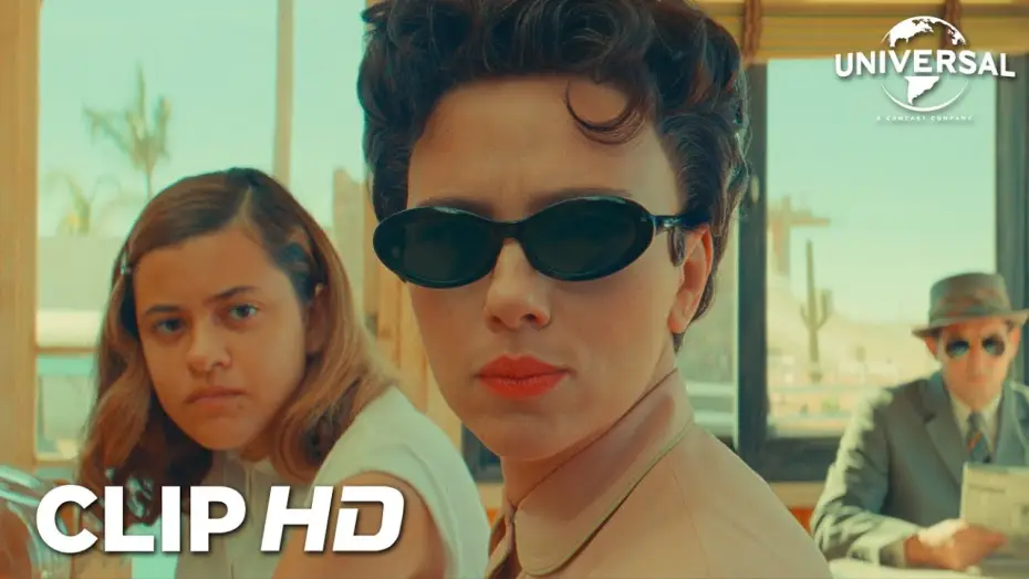 Відео до фільму Астероїд-Сіті | Clip - No ha pedido permiso