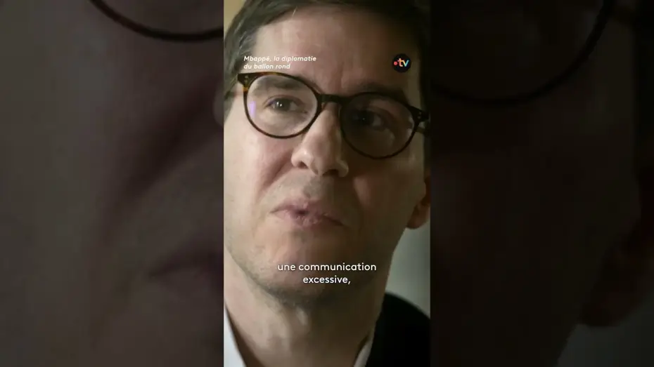 Відео до фільму Mbapp&eacute;, la diplomatie du ballon rond | La pol&eacute;mique lanc&eacute;e par Emmanuel Macron lors de la Coupe du monde 2022