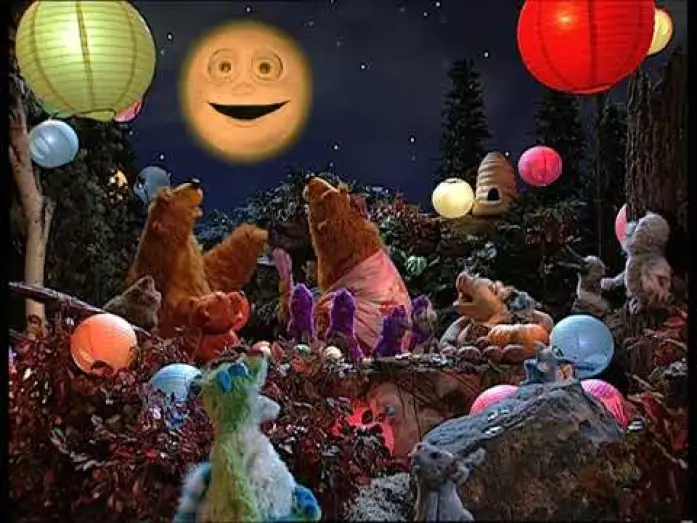 Відео до серіалу Ведмідь у великому синьому будинку — Bear In The Big Blue House - Goodbye Song (Full Cast Version)