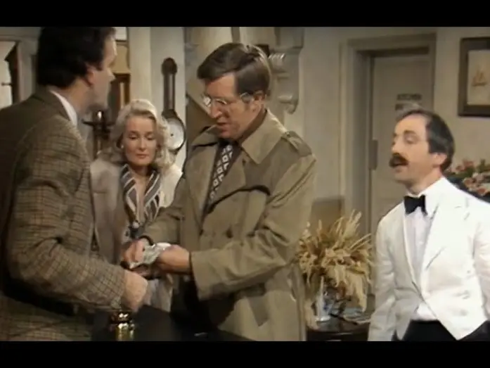 Відео до серіалу Готель "Башти Фолті" — Fawlty Towers: Reserving a table for dinner