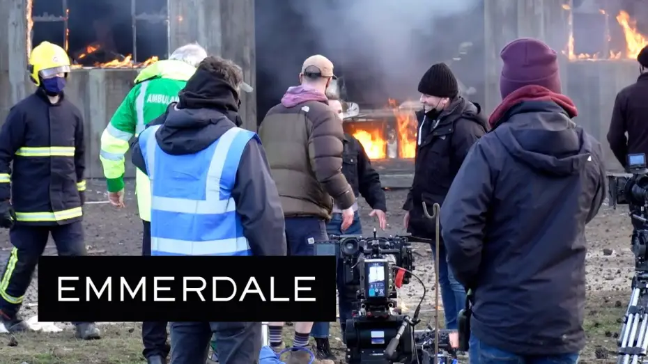 Відео до серіалу Ферма Емердейл — Emmerdale - Behind the Scenes of the Barn Explosion