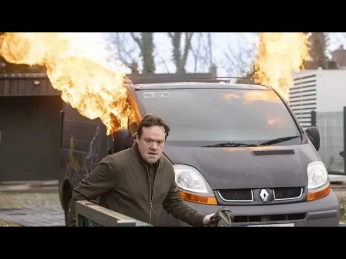 Відео до серіалу Фейр-Сіті — Fair City- Tyler sets fire to Damons van