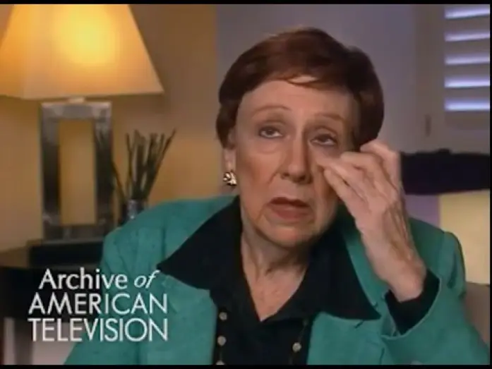 Відео до серіалу Забігай до Арчі Банкера — Jean Stapleton discusses Edith's death on "Archie Bunker's Place" - EMMYTVLEGENDS.ORG