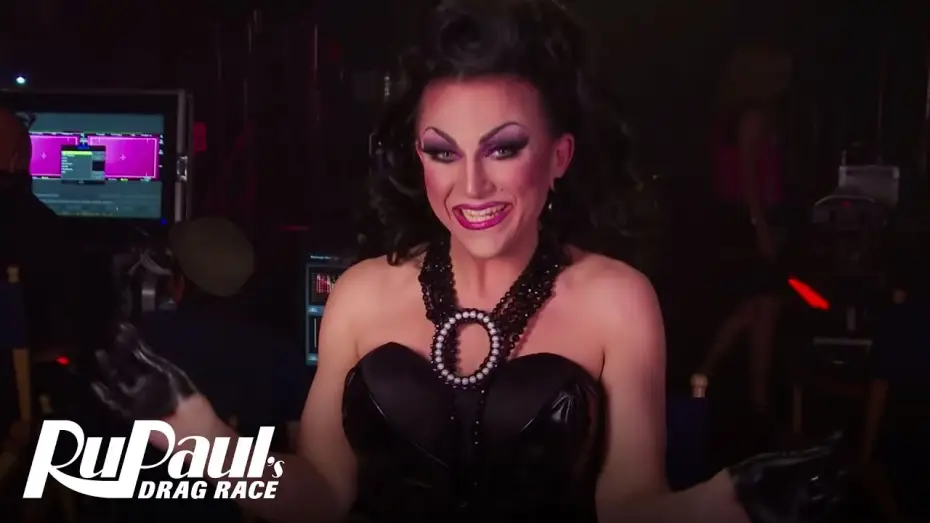 Відео до серіалу Королівські перегони РуПола — A RuPaul's Drag Race | Christmas Carol