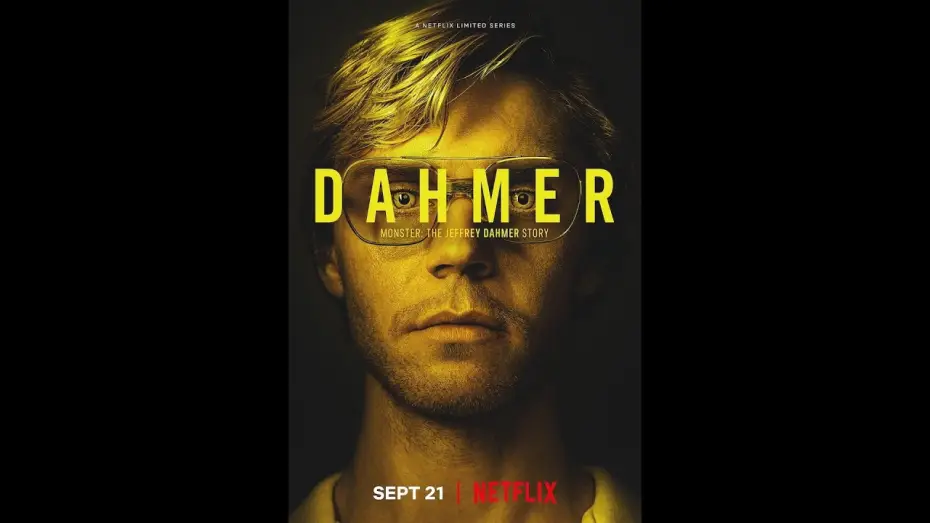 Відео до серіалу Дамер - Чудовисько: Історія Джеффрі Дамера — DAHMER : MONSTRE - L'HISTOIRE DE JEFFREY DAHMER (2022) Bande Annonce Officielle VF