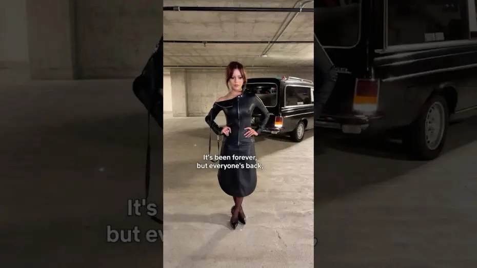 Відео до серіалу Венздей — jenna. hey, jenna. JENNA!!! season 2 is coming tomorrow!