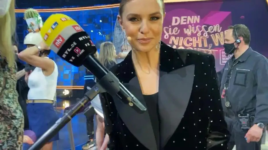 Відео до серіалу Denn sie wissen nicht, was passiert — Denn sie wissen nicht, was passiert - Live in der Werbepause