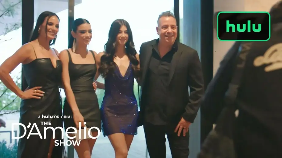 Відео до серіалу The D'Amelio Show — First Look