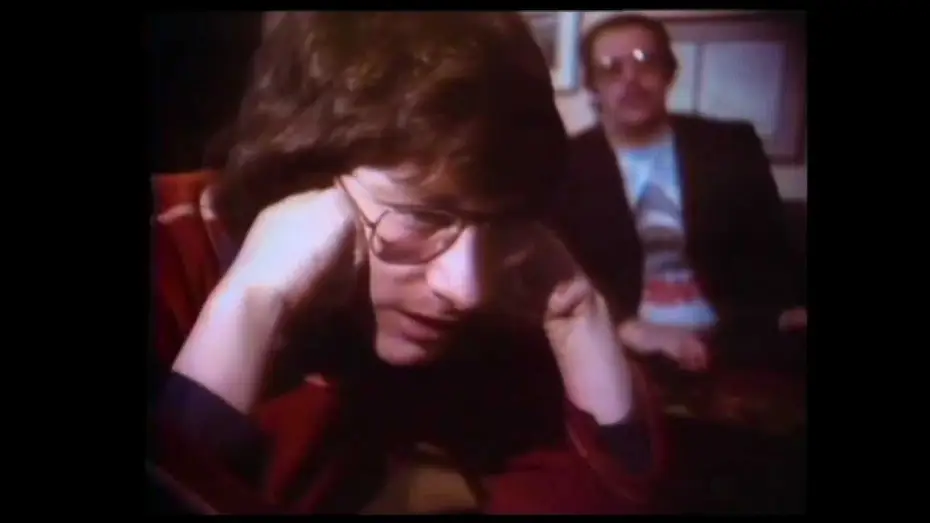 Видео к сериалу Оскар — Steven Spielberg watches Oscar nominations in 1976