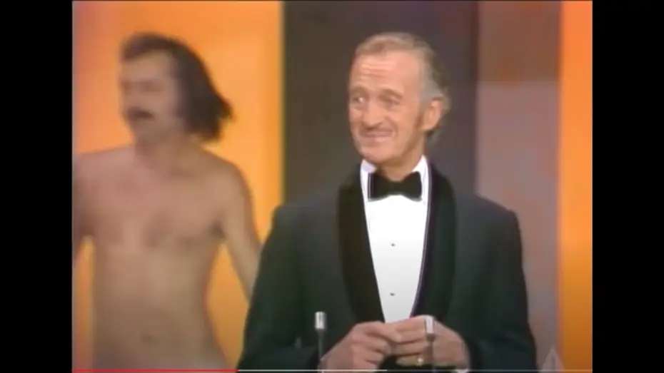 Відео до серіалу Оскар — The Oscars Streaker | 46th Oscars (1974)