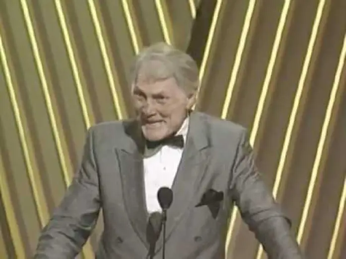 Видео к сериалу Оскар — Jack Palance Wins Supporting Actor: 1992 Oscars