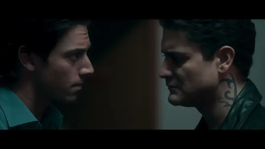Відео до серіалу Останній король Кросса — Official Trailer