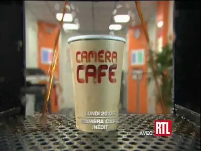 Відео до серіалу Caméra Café 2 : La Boîte du dessus — Caméra Café La Boîte du Dessus ... LA bande annonce (officiel)