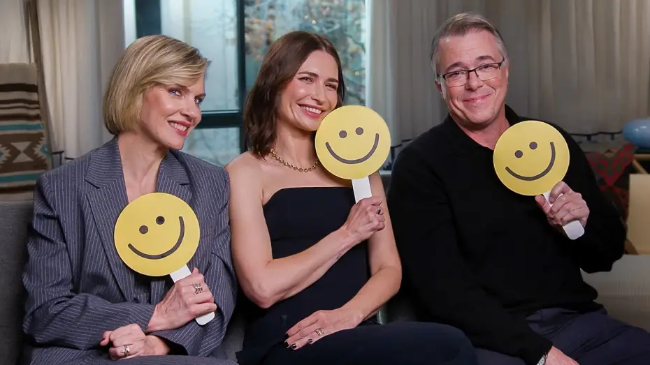 Відео до серіалу Єдина — "NO FOOD STUFFED IN FOOD!" | Pluribus' Rhea Seehorn, Karolina Wydra & Vince Gilligan - Happy or Sad