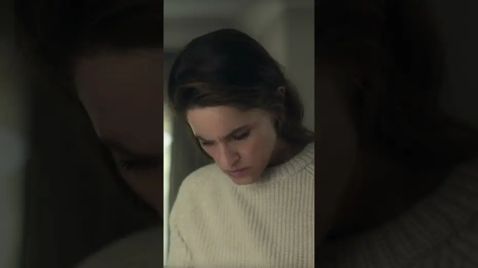 Відео до серіалу Друзі та сусіди — Her sweater’s not the only thing unraveling.