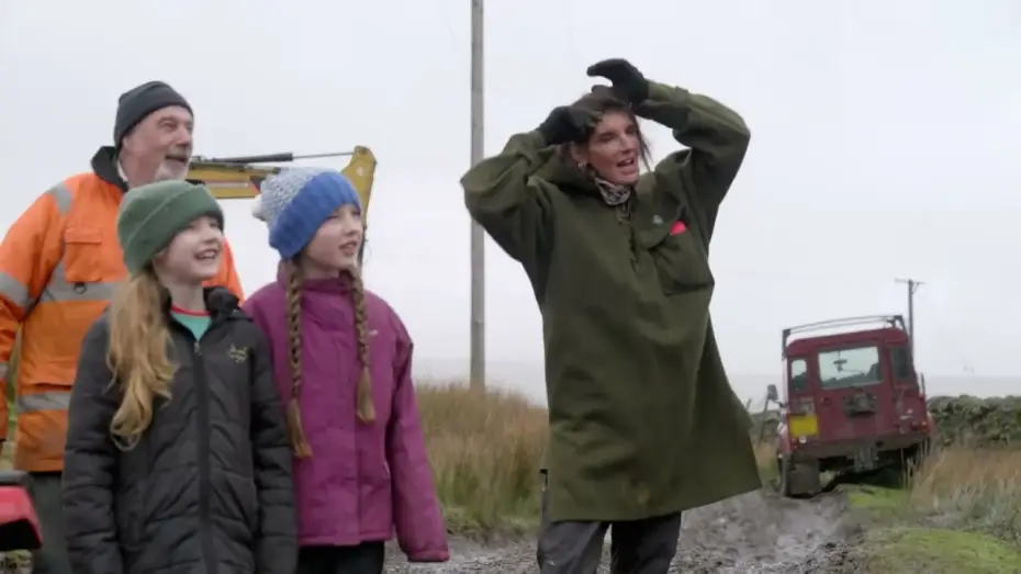 Відео до серіалу Our Farm Next Door: Amanda, Clive and Kids — Our Farm Next Door: Trailer for new More4 series where Amanda Owen, Clive and their nine children re