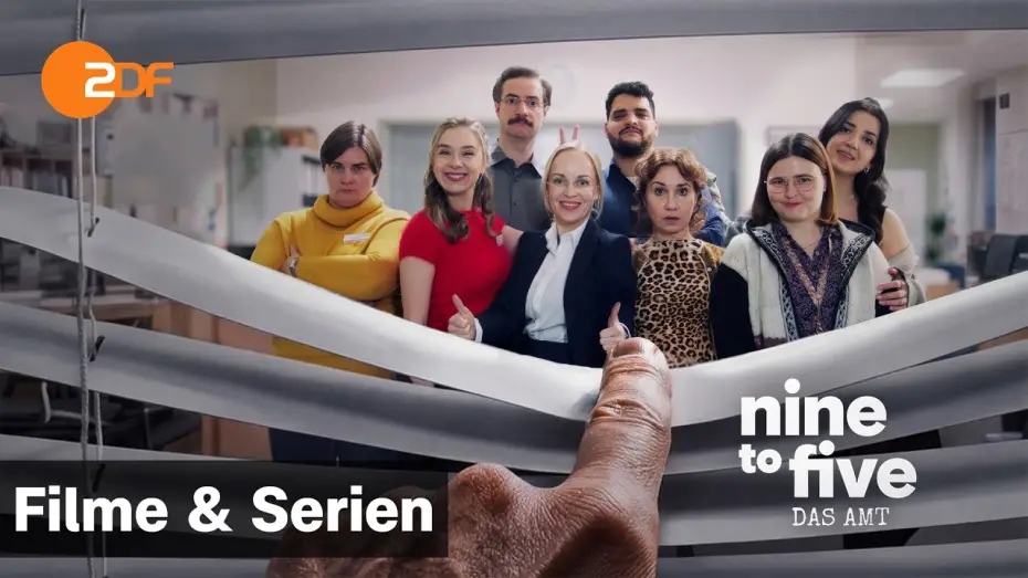 Відео до серіалу Nine to Five - Das Amt — Willkommen im Behördenwahnsinn – Nine to Five - Das Amt | ZDF #comedy #trailer