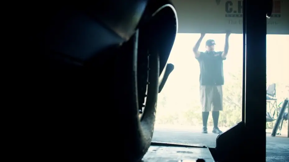 Відео до серіалу Вуличні гонщики — Street Outlaws Season 8 Sneak Peek | Premieres Monday 9/8c