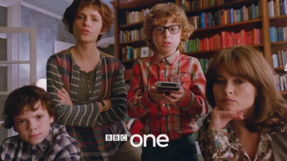 Відео до серіалу З любов'ю, Ніна — Love, Nina: Trailer - BBC One