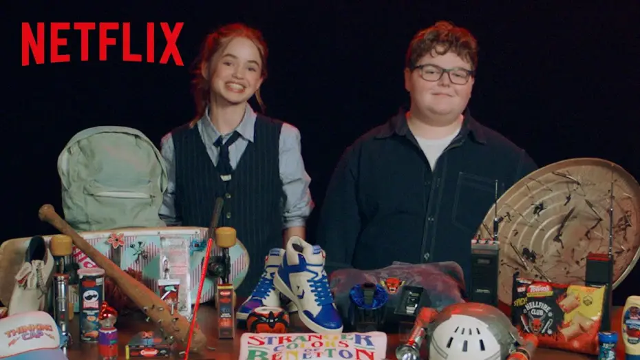 Видео к сериалу Дивні дива — Nell Fisher & Jake Connelly Build an Upside Down Survival Kit