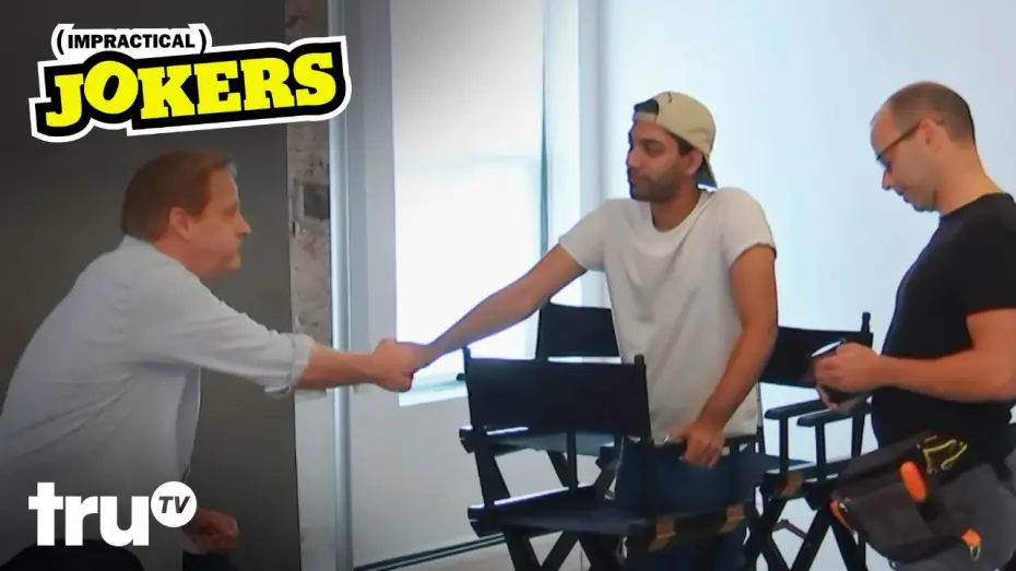 Видео к сериалу Нереальні жартівники: Внутрішні жарти — Impractical Jokers: Inside Jokes - Something Smells | truTV