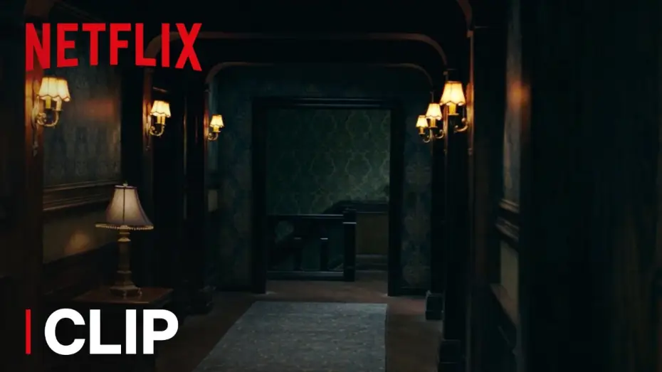 Відео до серіалу Привиди будинку на пагорбі — The Haunting of Hill House | Clip: The Scariest Hallway We’ve Ever Seen | Netflix
