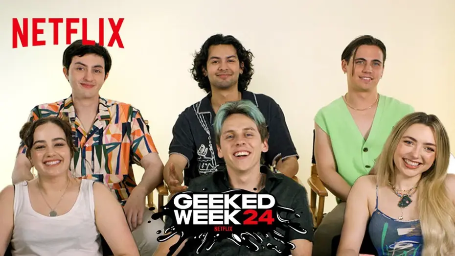 Відео до серіалу Кобра Кай — Cobra Kai Cast Reveal Their Favorite Superfans - Geeked Week