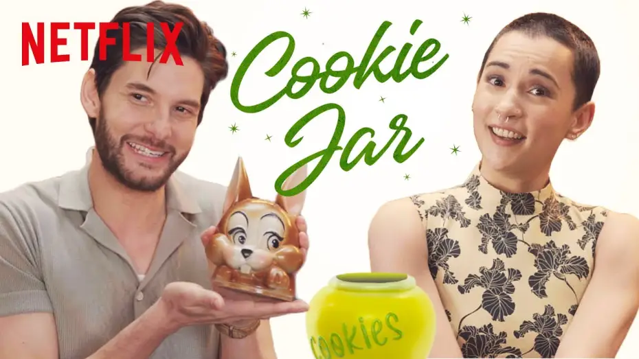 Відео до серіалу Тінь і кістка — Jessie Mei Li and Ben Barnes Answer To A Nosy Cookie Jar