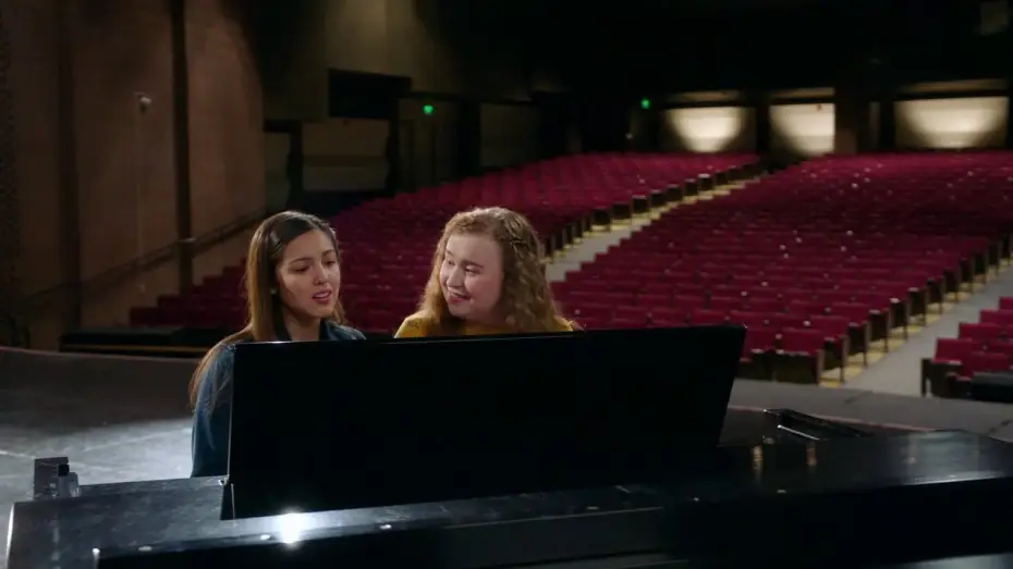 Відео до серіалу High School Musical: The Musical: The Series — High School Musical : La Comédie Musicale, La Série - Bande Annonce [VOST]